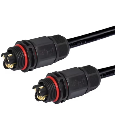 Conector de alimentación impermeable de recubrimiento negro con voltaje nominal de 250 V CA y resistencia de contacto de 10 MΩ