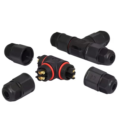 Conector de alimentación impermeable de recubrimiento negro con voltaje nominal de 250 V CA y resistencia de contacto de 10 MΩ